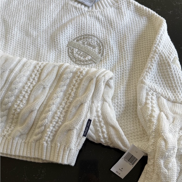 Disney Vacation Club White Crew Spirit Jersey M - Picture 7 of 9